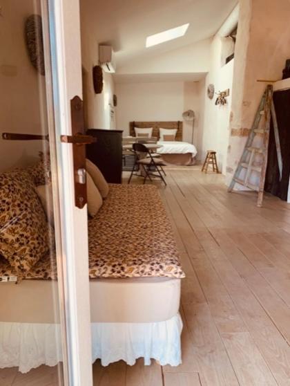 Le Vieux Portail Bed & Breakfast Saint-Saturnin-les-Apt Luaran gambar