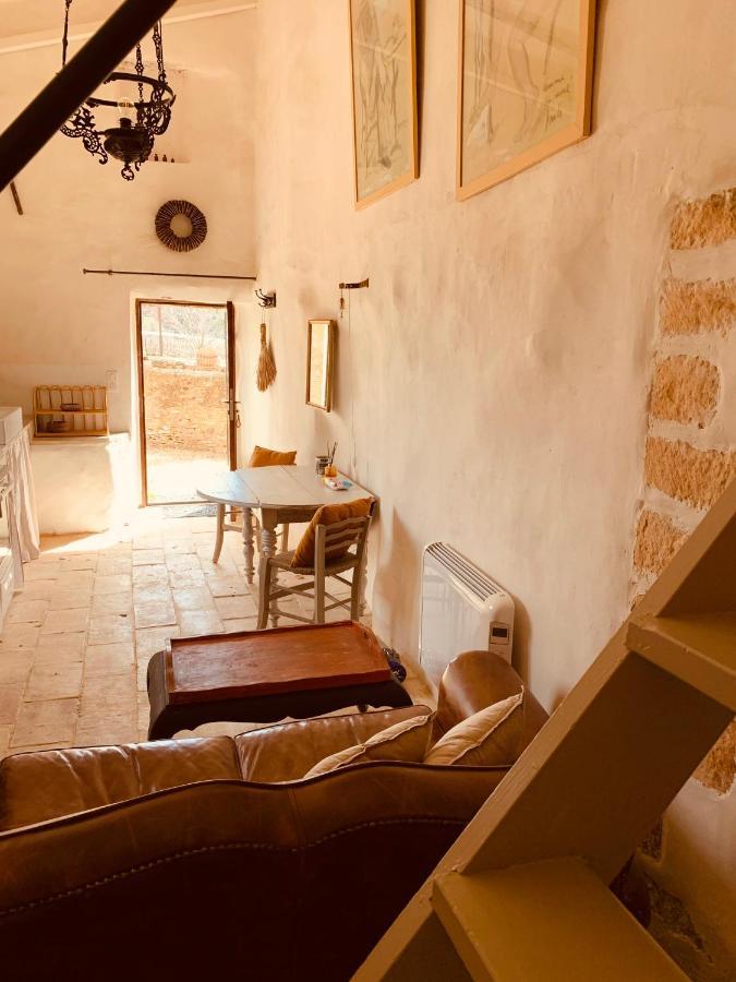 Le Vieux Portail Bed & Breakfast Saint-Saturnin-les-Apt Luaran gambar