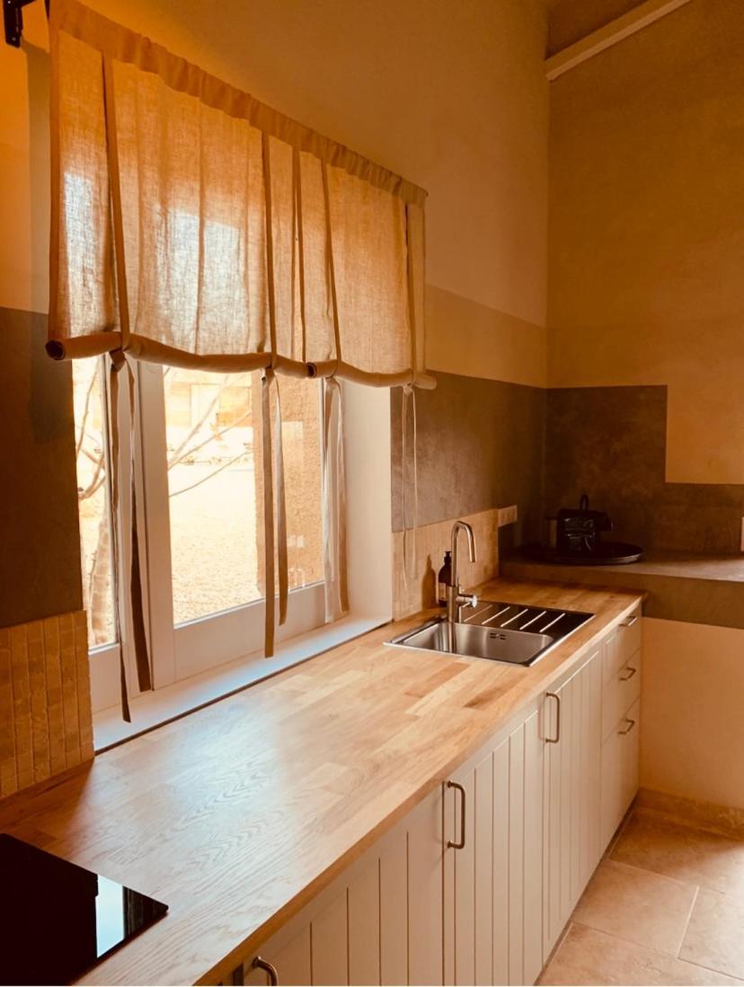 Le Vieux Portail Bed & Breakfast Saint-Saturnin-les-Apt Luaran gambar