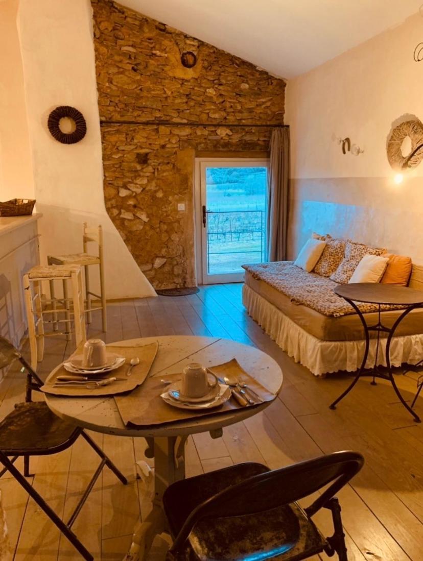 Le Vieux Portail Bed & Breakfast Saint-Saturnin-les-Apt Luaran gambar
