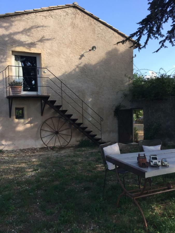 Le Vieux Portail Bed & Breakfast Saint-Saturnin-les-Apt Luaran gambar