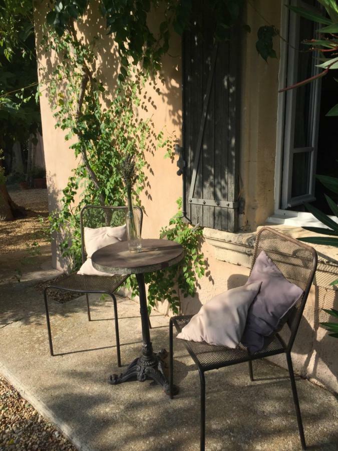 Le Vieux Portail Bed & Breakfast Saint-Saturnin-les-Apt Luaran gambar